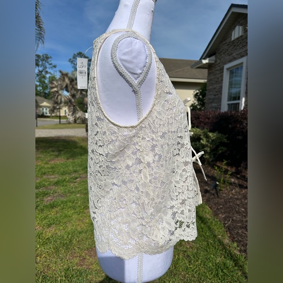 NWT🌷LOFT Scalloped Floral Lace Bow Vest